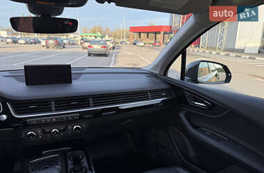 Позашляховик / Кросовер Audi Q7 2018 в 