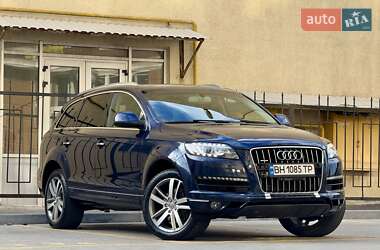 Позашляховик / Кросовер Audi Q7 2012 в 