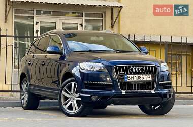 Позашляховик / Кросовер Audi Q7 2012 в 