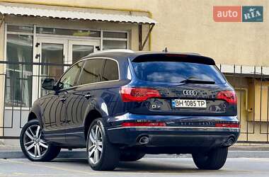 Позашляховик / Кросовер Audi Q7 2012 в 