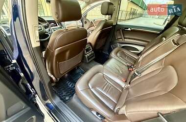 Позашляховик / Кросовер Audi Q7 2012 в 