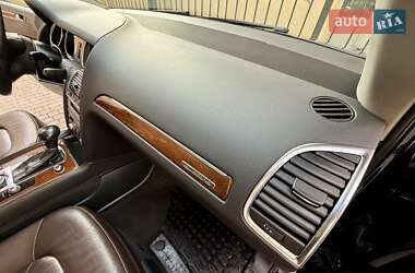Позашляховик / Кросовер Audi Q7 2012 в 
