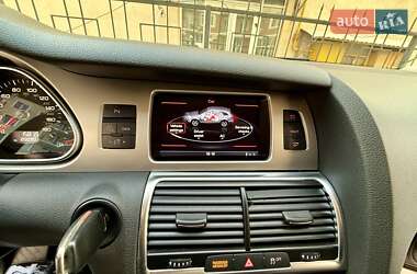 Позашляховик / Кросовер Audi Q7 2012 в 