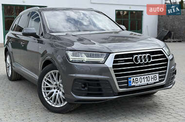Позашляховик / Кросовер Audi Q7 2018 в 