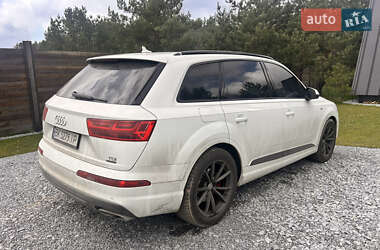 Позашляховик / Кросовер Audi Q7 2015 в 