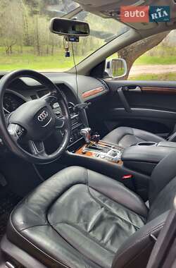 Позашляховик / Кросовер Audi Q7 2013 в 