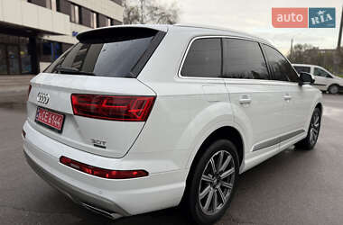 Внедорожник / Кроссовер Audi Q7 2018 в 