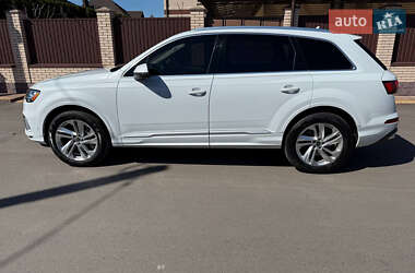 Внедорожник / Кроссовер Audi Q7 2022 в 
