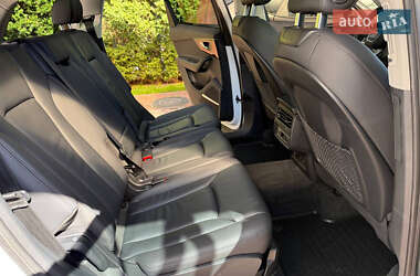 Внедорожник / Кроссовер Audi Q7 2022 в 
