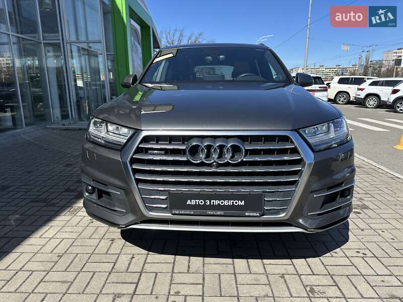 Внедорожник / Кроссовер Audi Q7 2018 в Киеве