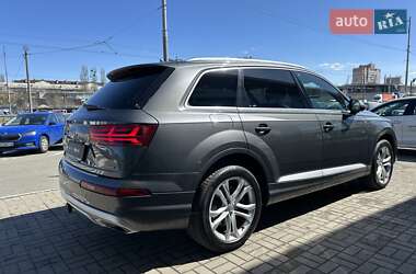 Внедорожник / Кроссовер Audi Q7 2018 в 