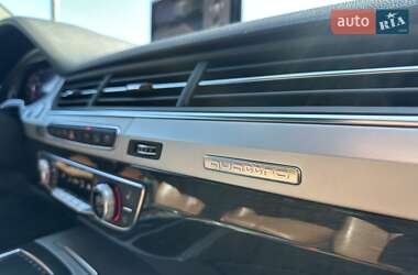 Внедорожник / Кроссовер Audi Q7 2018 в 