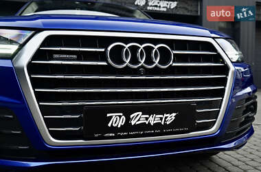 Позашляховик / Кросовер Audi Q7 2016 в 