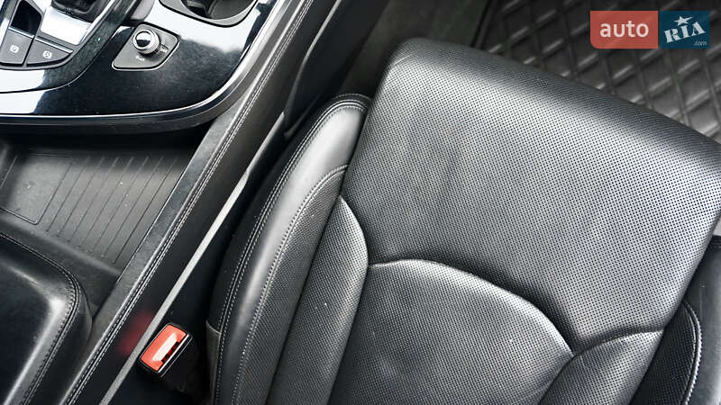 Позашляховик / Кросовер Audi Q7 2016 в Львові