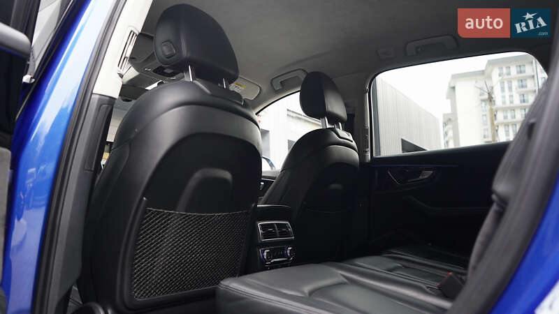 Позашляховик / Кросовер Audi Q7 2016 в Львові