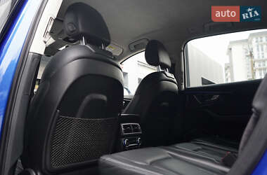 Позашляховик / Кросовер Audi Q7 2016 в 