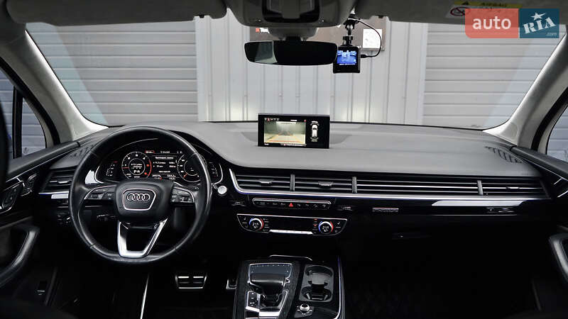 Позашляховик / Кросовер Audi Q7 2016 в Львові