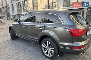 Позашляховик / Кросовер Audi Q7 2013 в 