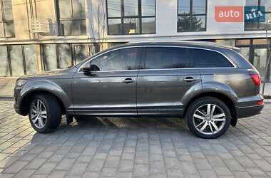 Позашляховик / Кросовер Audi Q7 2013 в 