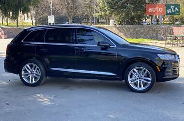 Внедорожник / Кроссовер Audi Q7 2016 в Соленом