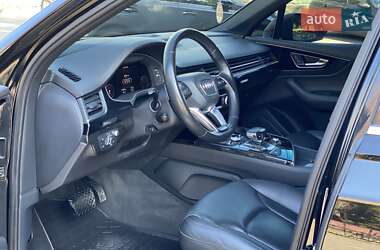 Позашляховик / Кросовер Audi Q7 2016 в 