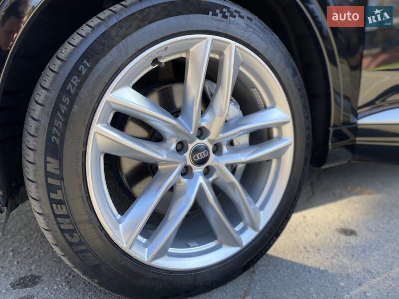 Внедорожник / Кроссовер Audi Q7 2016 в Соленом