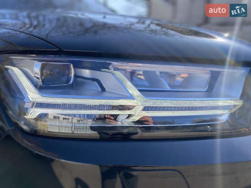 Внедорожник / Кроссовер Audi Q7 2016 в Соленом