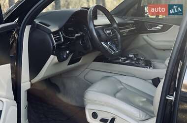 Внедорожник / Кроссовер Audi Q7 2017 в 