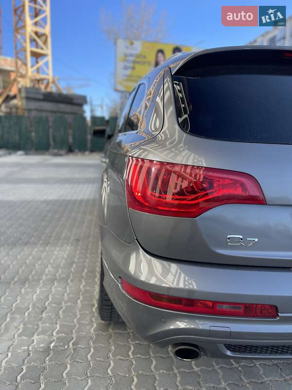 Внедорожник / Кроссовер Audi Q7 2012 в Яремче