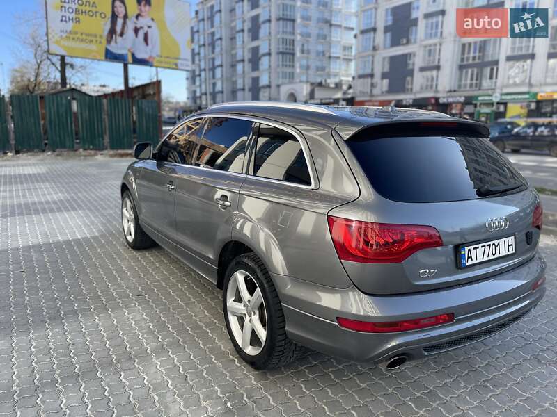 Внедорожник / Кроссовер Audi Q7 2012 в Яремче