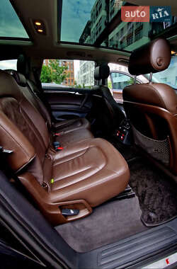 Внедорожник / Кроссовер Audi Q7 2012 в 