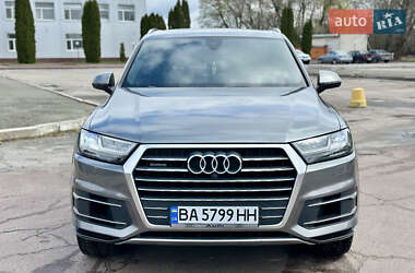 Внедорожник / Кроссовер Audi Q7 2016 в 