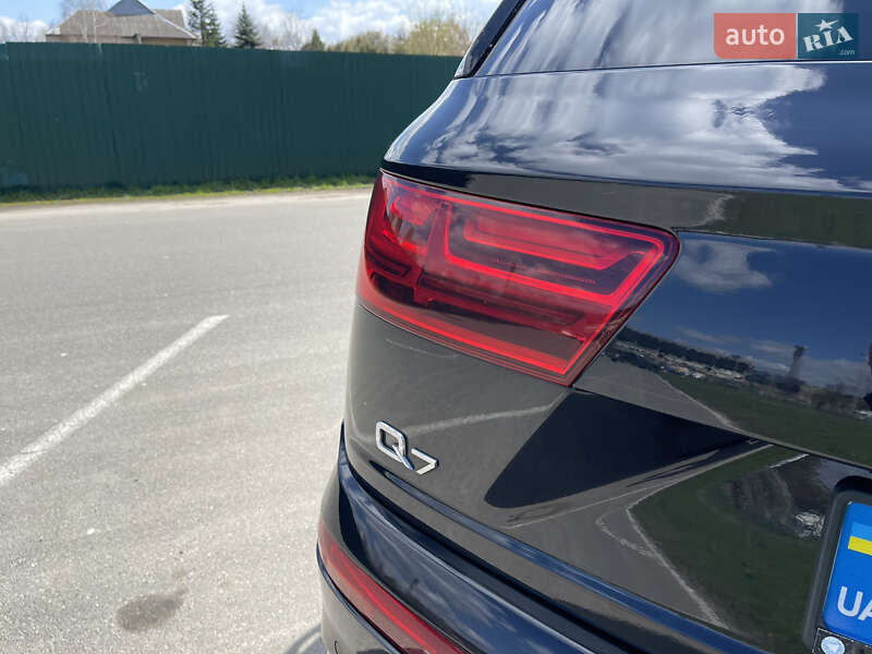 Позашляховик / Кросовер Audi Q7 2016 в Івано-Франківську