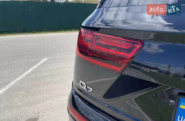 Позашляховик / Кросовер Audi Q7 2016 в 