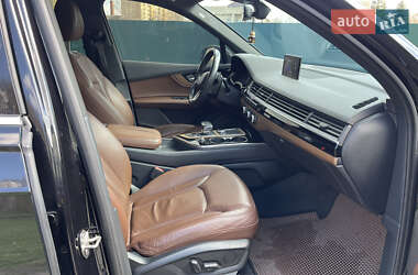 Позашляховик / Кросовер Audi Q7 2016 в 