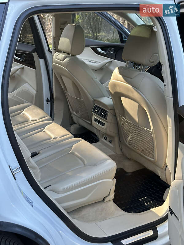 Внедорожник / Кроссовер Audi Q7 2017 в Харькове