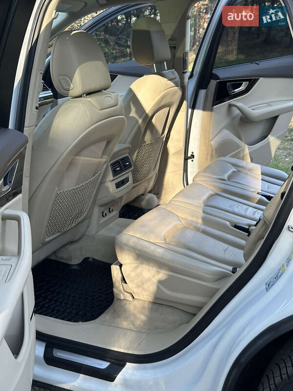 Внедорожник / Кроссовер Audi Q7 2017 в Харькове