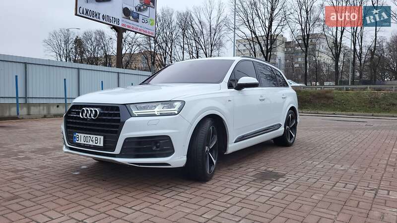 Внедорожник / Кроссовер Audi Q7 2016 в Полтаве