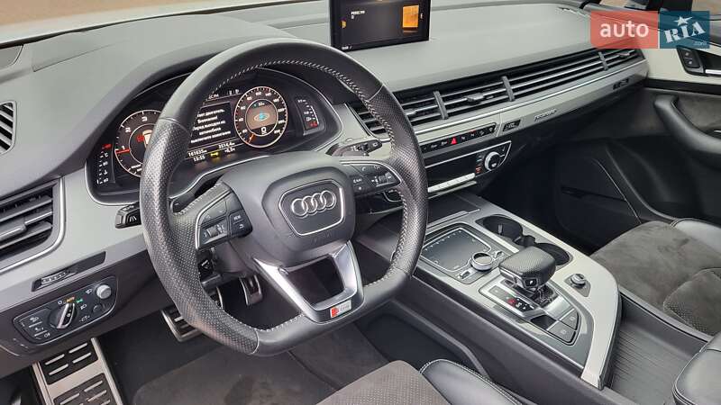 Внедорожник / Кроссовер Audi Q7 2016 в Полтаве