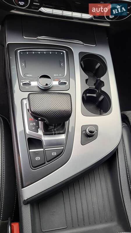 Внедорожник / Кроссовер Audi Q7 2016 в Полтаве
