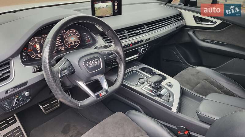 Внедорожник / Кроссовер Audi Q7 2016 в Полтаве