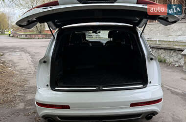 Позашляховик / Кросовер Audi Q7 2011 в 