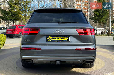 Позашляховик / Кросовер Audi Q7 2016 в 