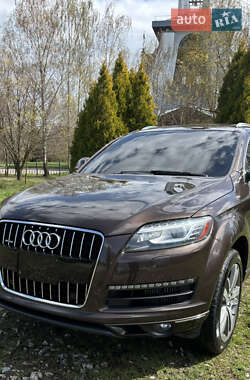 Позашляховик / Кросовер Audi Q7 2011 в 