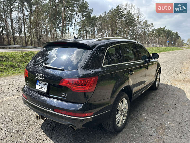 Позашляховик / Кросовер Audi Q7 2010 в Володимирі
