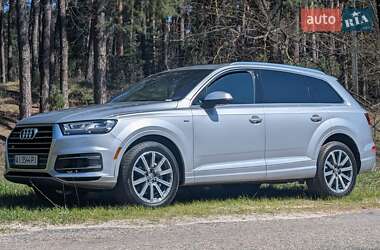 Внедорожник / Кроссовер Audi Q7 2018 в 