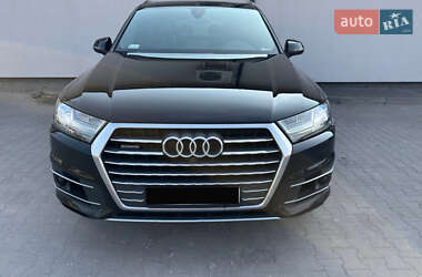 Позашляховик / Кросовер Audi Q7 2017 в 