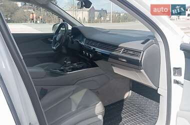 Внедорожник / Кроссовер Audi Q7 2018 в 