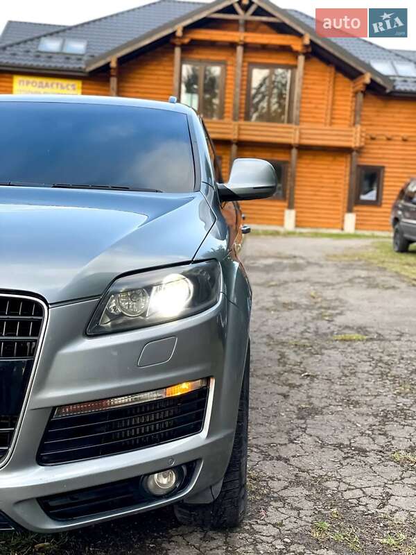 Позашляховик / Кросовер Audi Q7 2007 в Дубні
