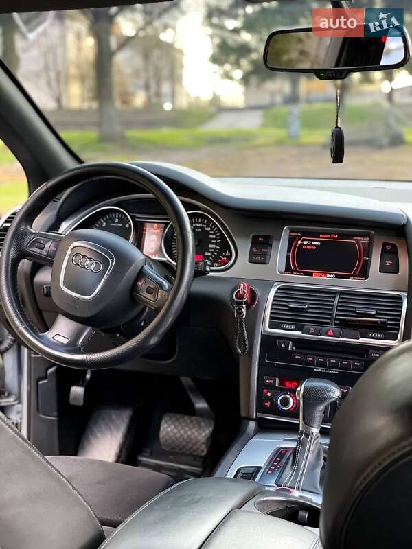 Позашляховик / Кросовер Audi Q7 2007 в Дубні